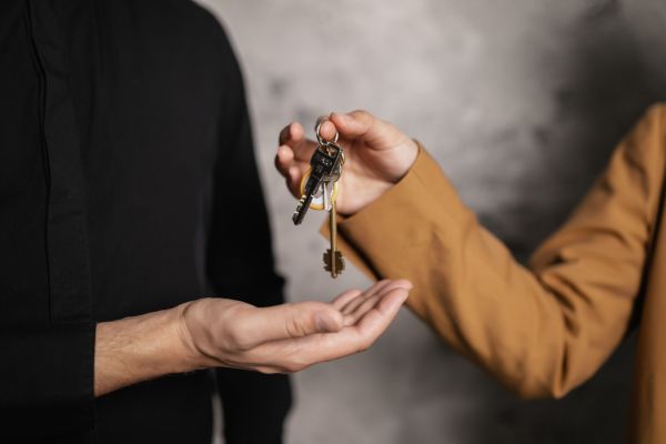 How can first-time buyers navigate the complexities of the Help to Buy scheme in the UK?